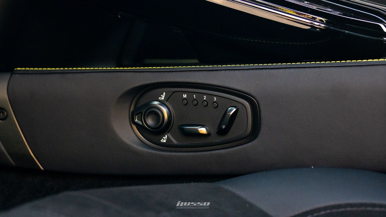 2025 Aston Martin Vantage