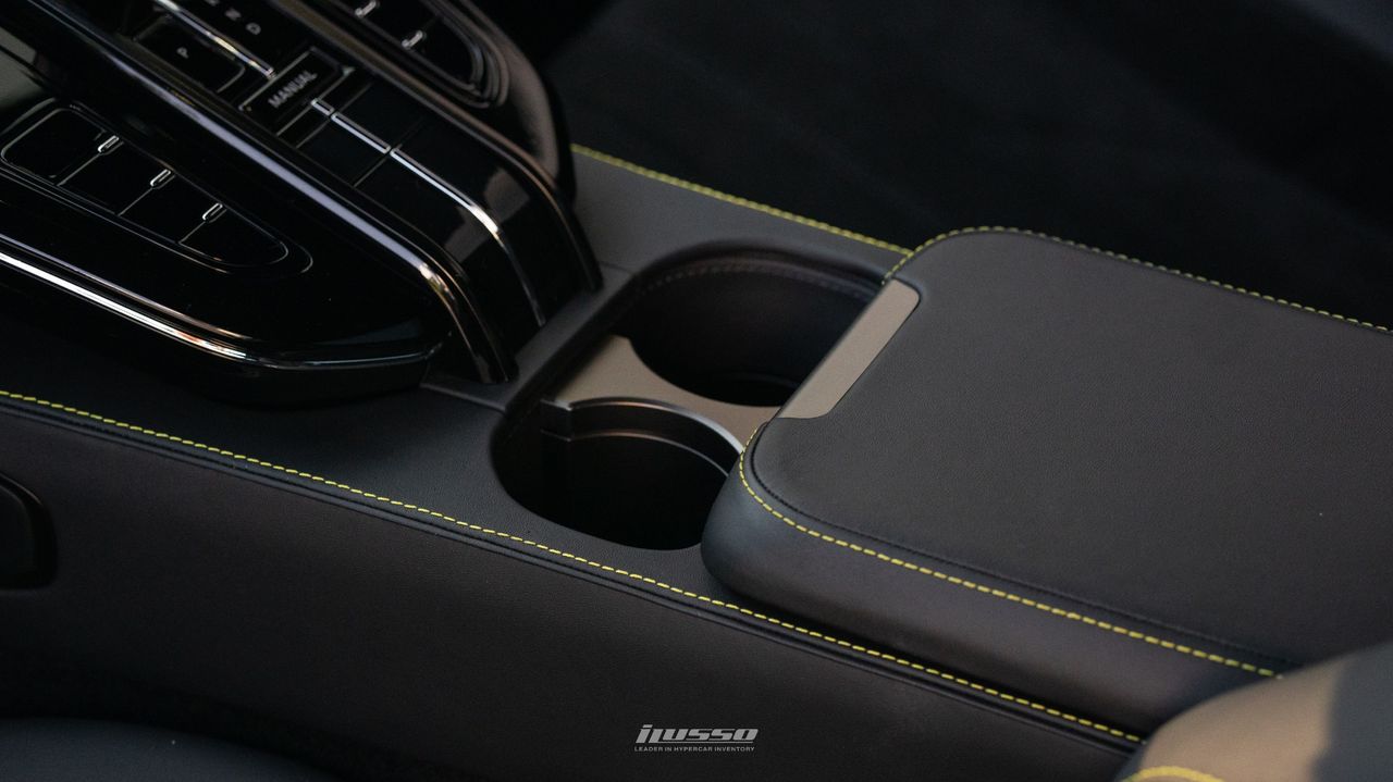 2025 Aston Martin Vantage