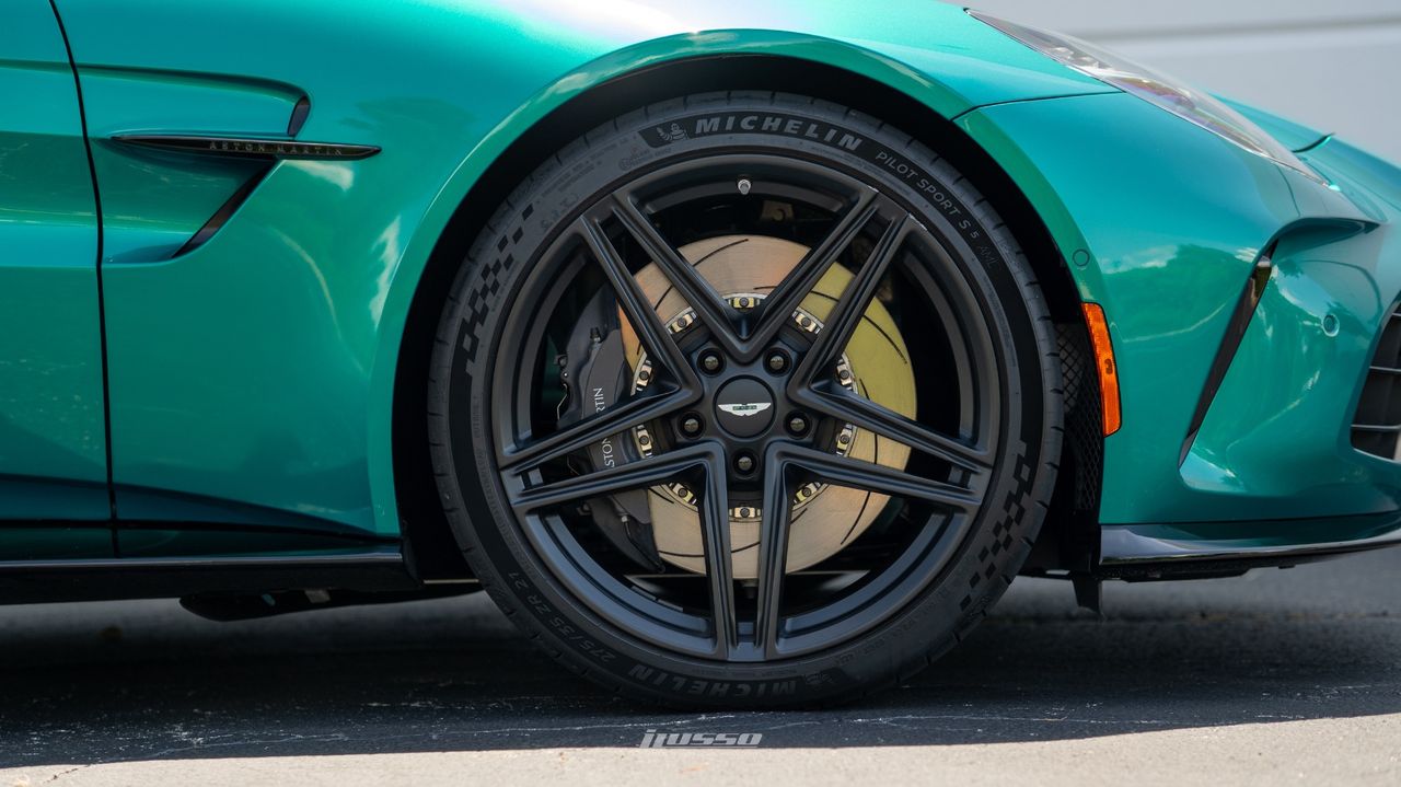 2025 Aston Martin Vantage