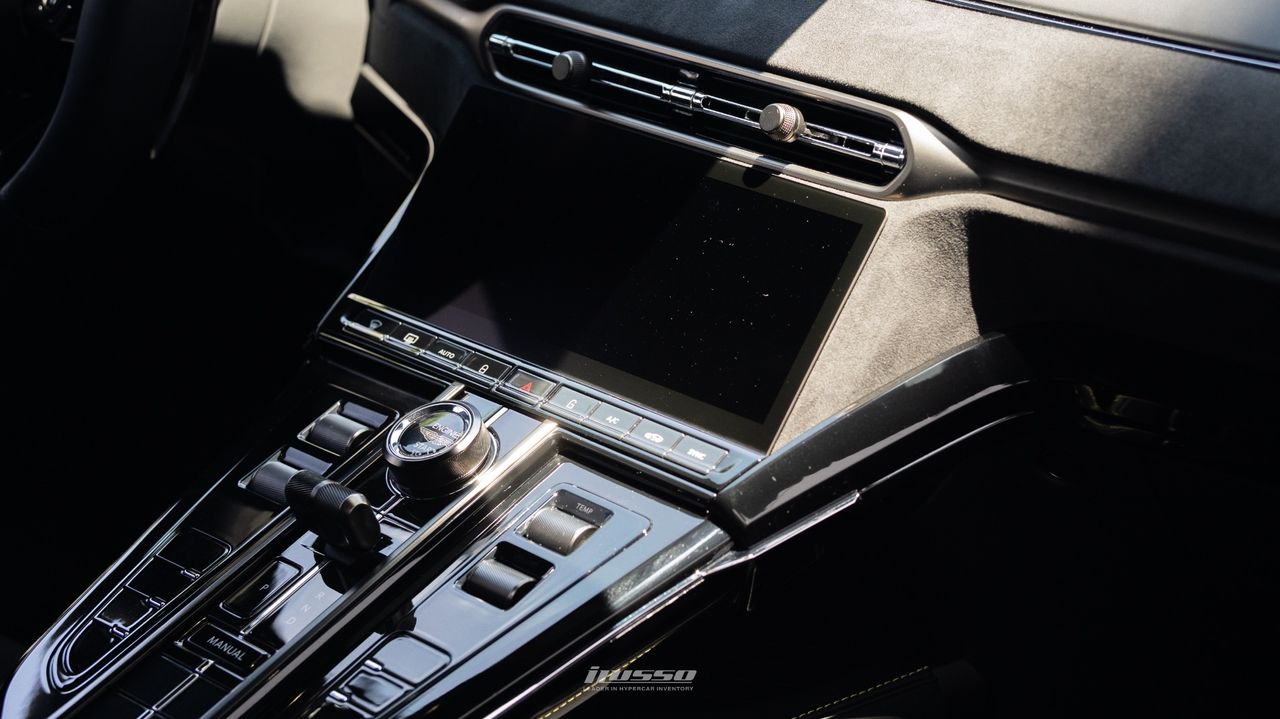 2025 Aston Martin Vantage