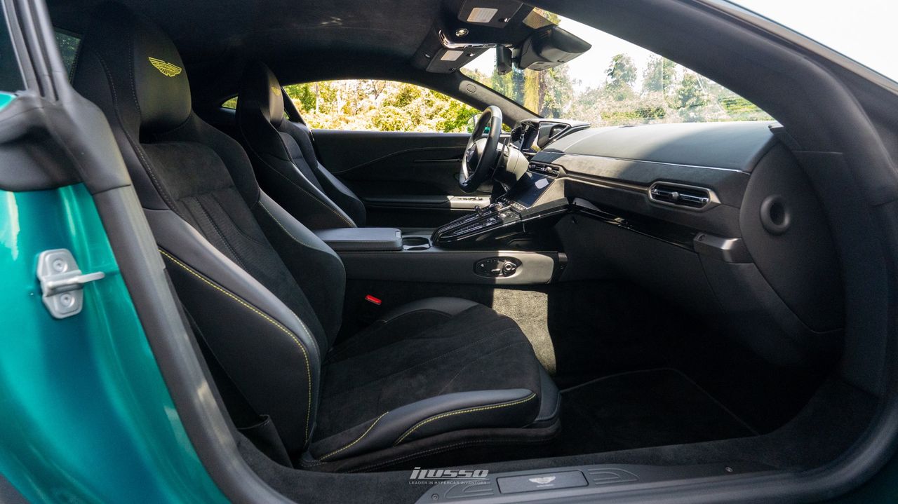 2025 Aston Martin Vantage