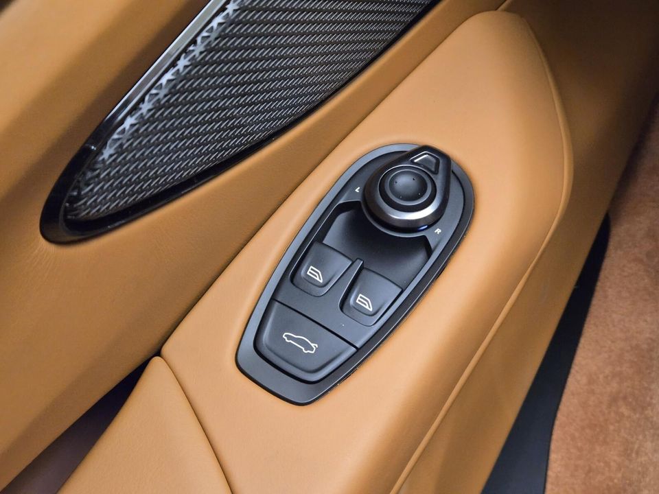 2026 Aston Martin Vantage