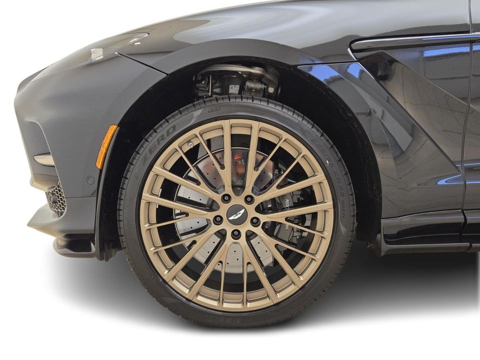 2026 Aston Martin DBX