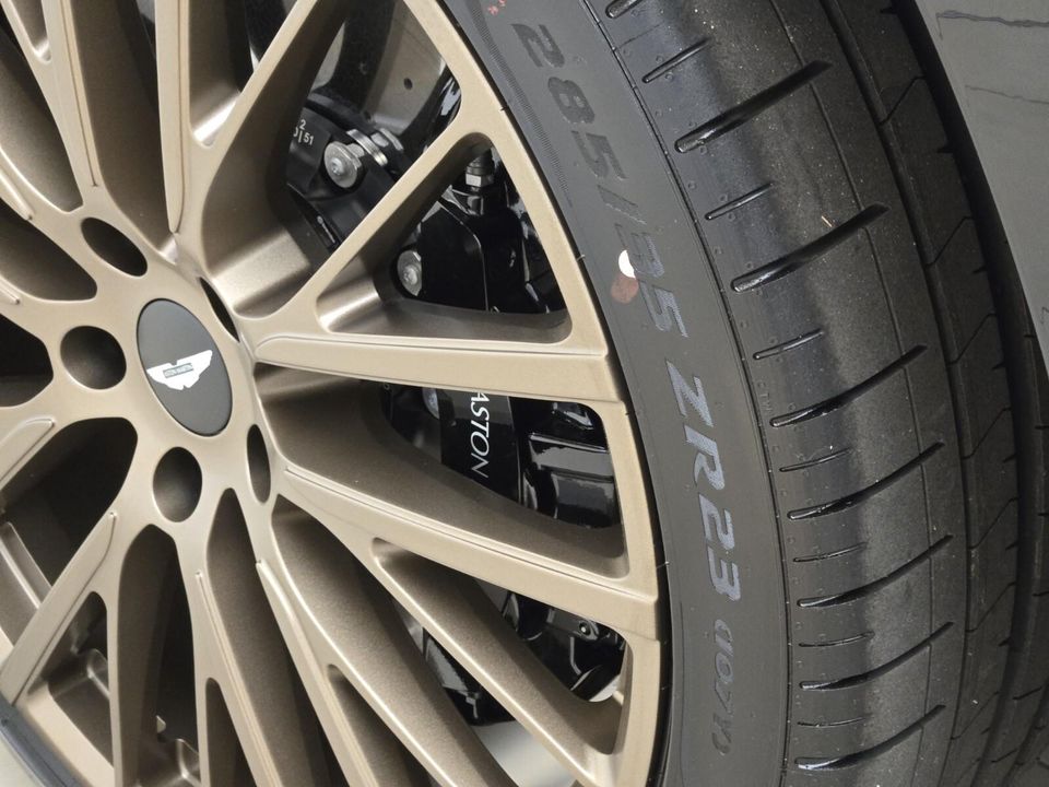 2026 Aston Martin DBX