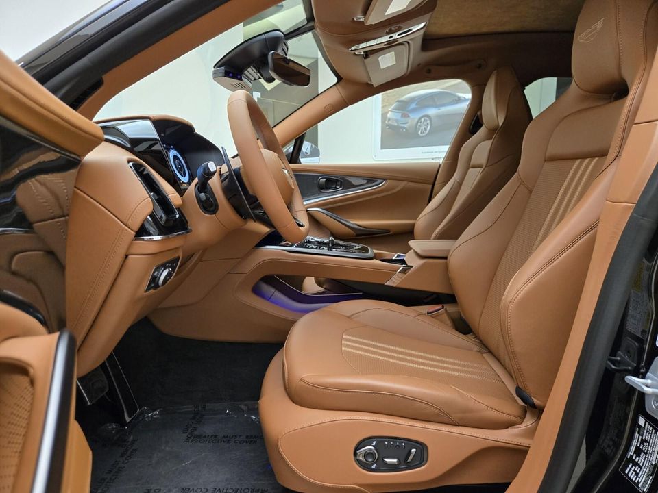 2026 Aston Martin DBX