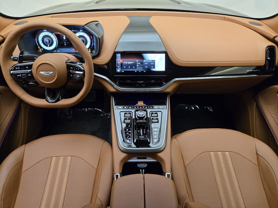 2026 Aston Martin DBX