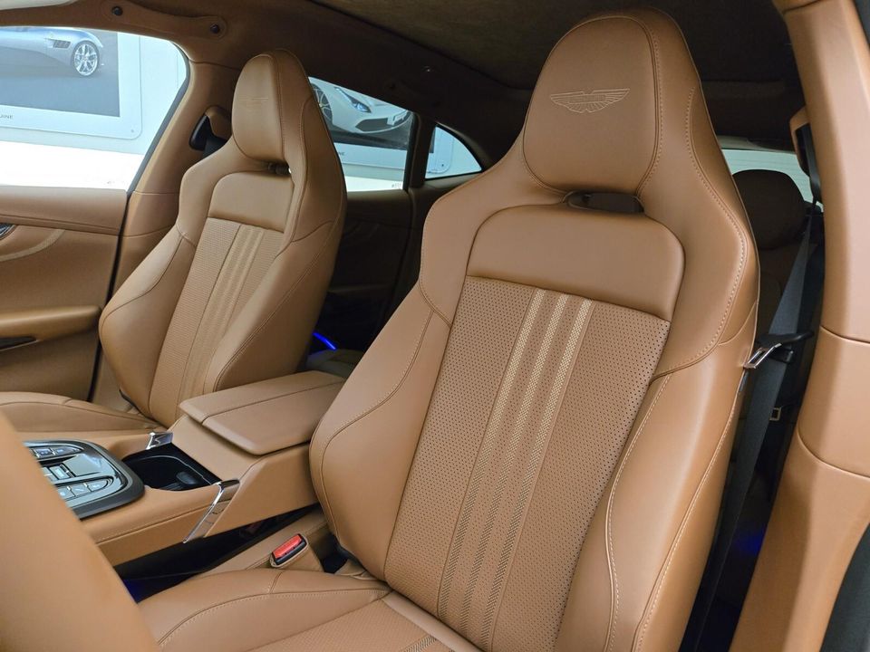 2026 Aston Martin DBX