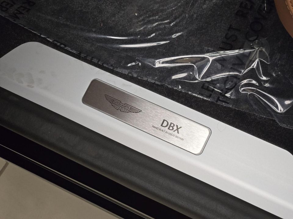 2026 Aston Martin DBX