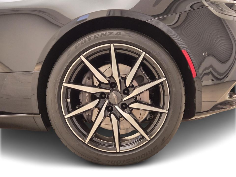 2021 Aston Martin DB11