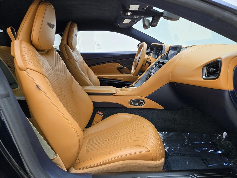 2021 Aston Martin DB11