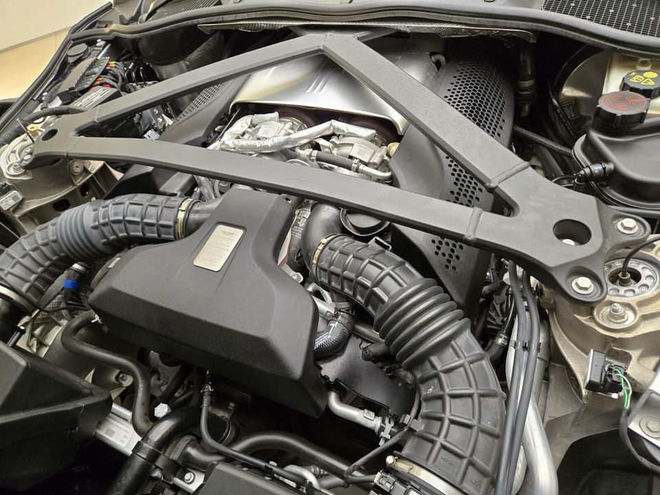 2021 Aston Martin DB11