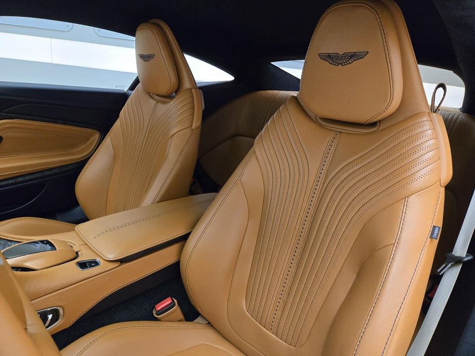 2021 Aston Martin DB11