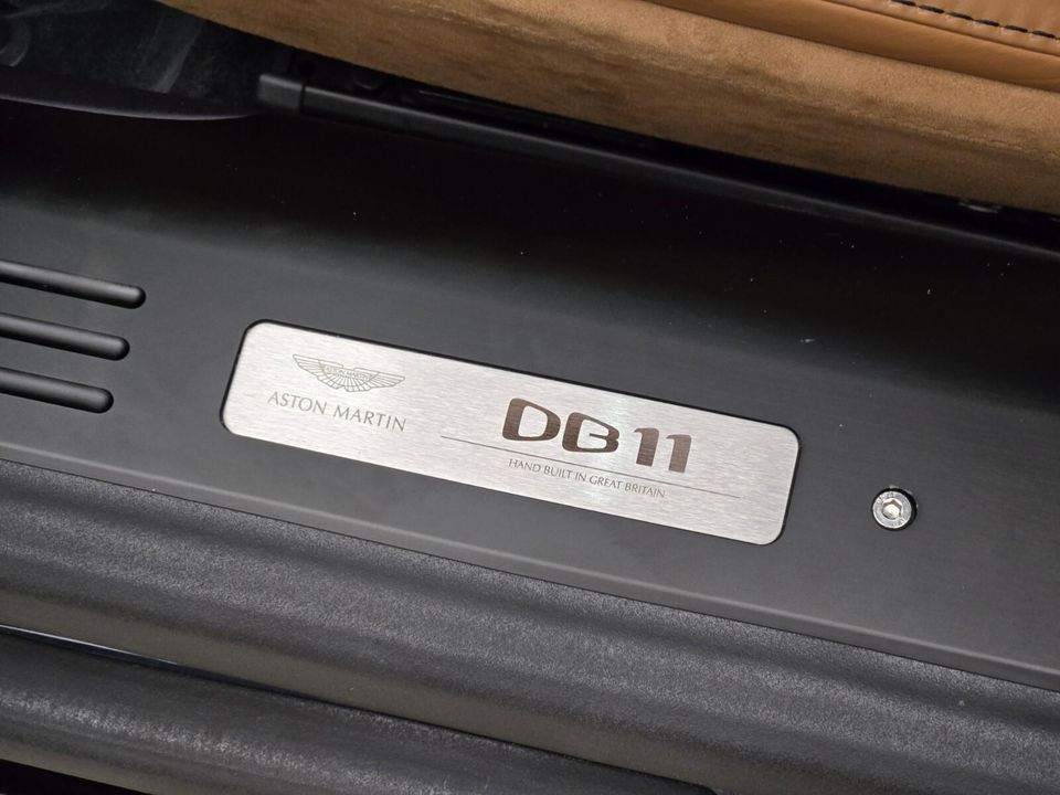2021 Aston Martin DB11