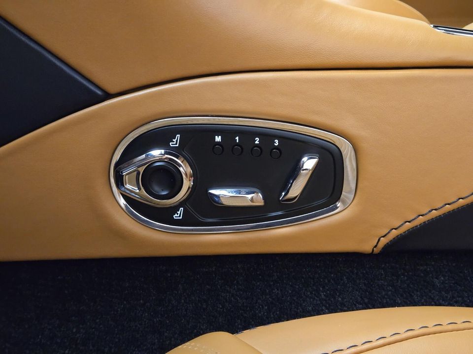 2021 Aston Martin DB11