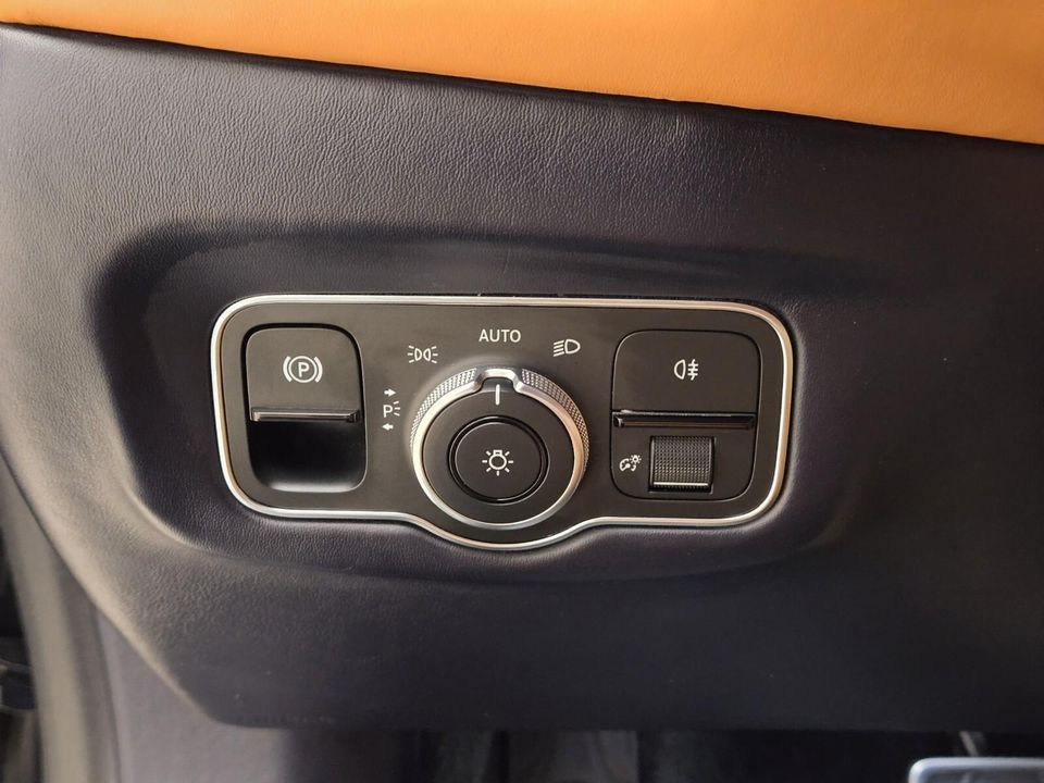 2021 Aston Martin DB11