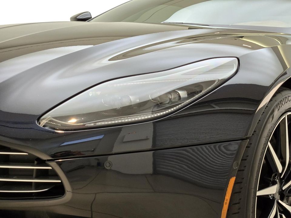 2021 Aston Martin DB11