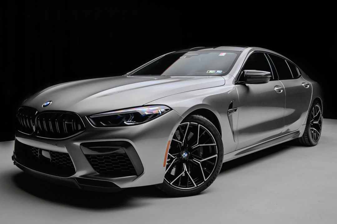 2022 BMW M8