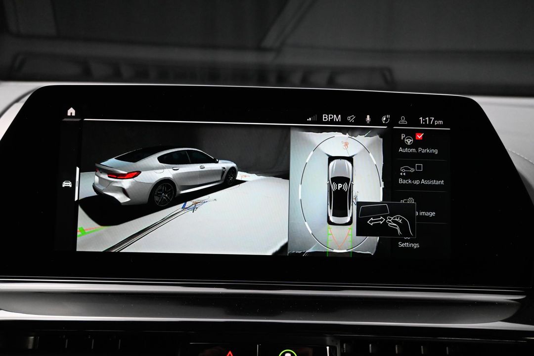 2022 BMW M8