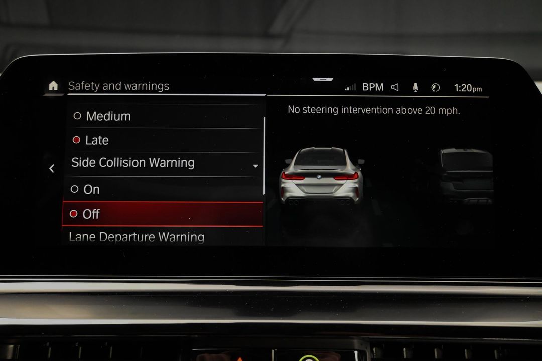 2022 BMW M8