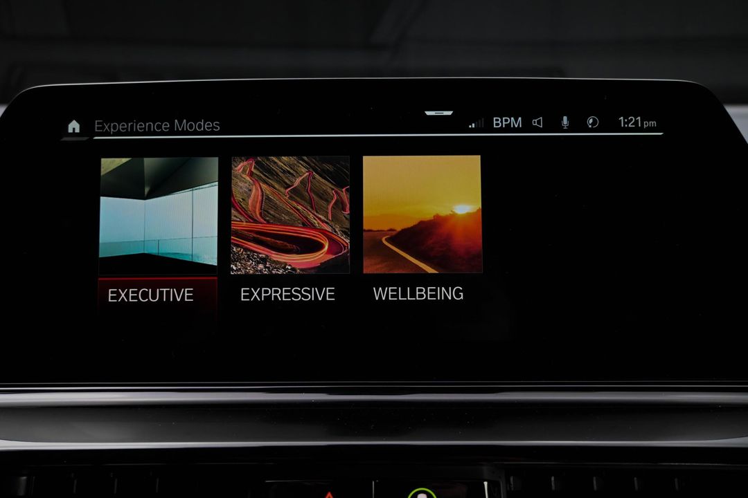 2022 BMW M8