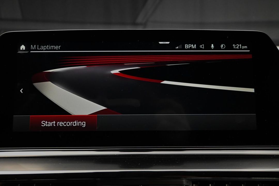 2022 BMW M8