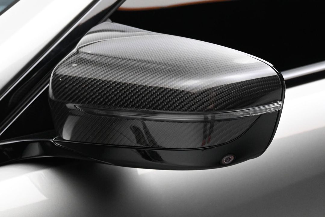 2022 BMW M8