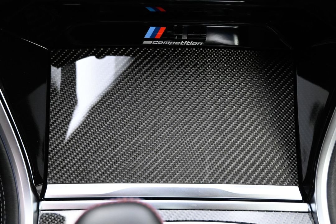 2022 BMW M8