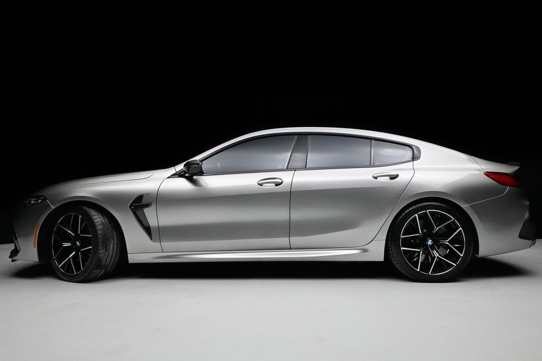 2022 BMW M8