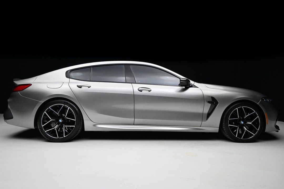 2022 BMW M8