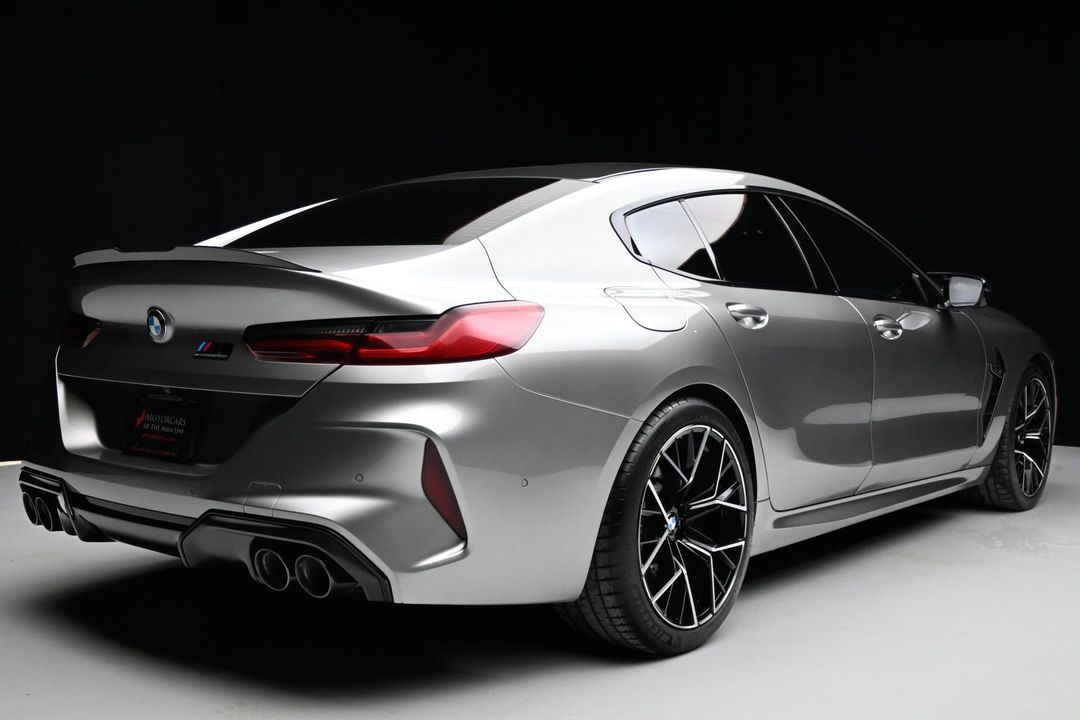 2022 BMW M8
