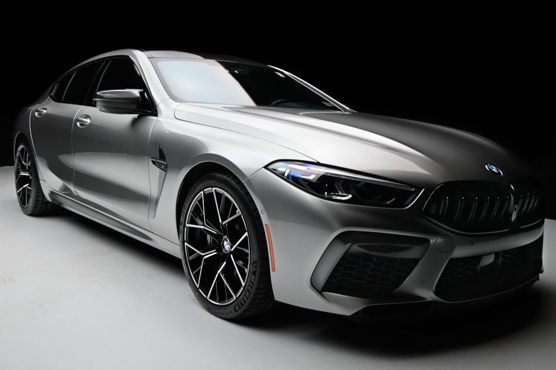 2022 BMW M8