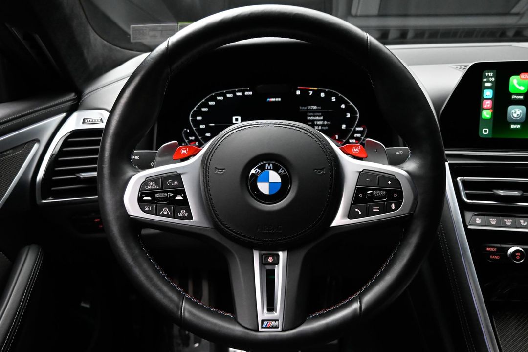2022 BMW M8