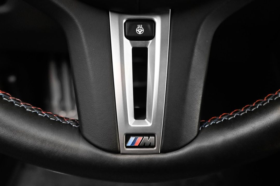 2022 BMW M8