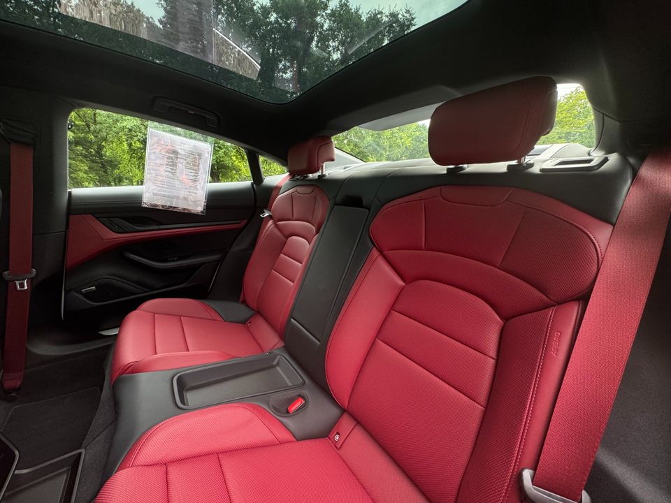 2023 Porsche Taycan