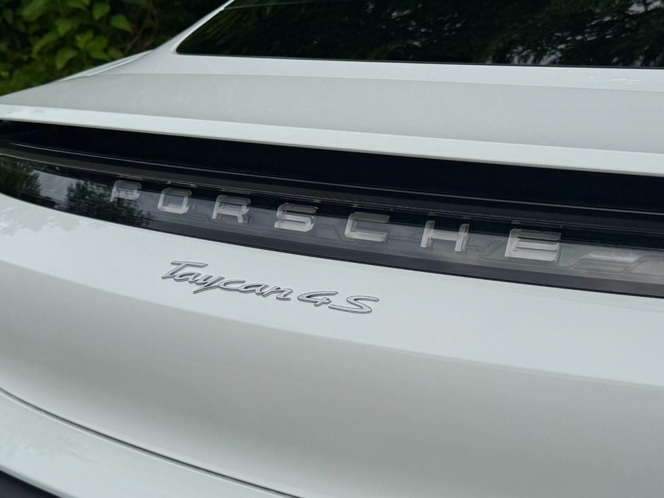 2023 Porsche Taycan