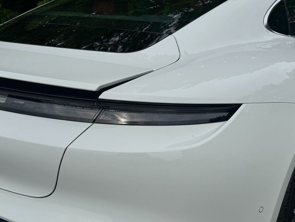2023 Porsche Taycan