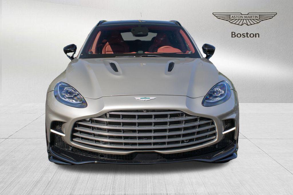 2025 Aston Martin DBX