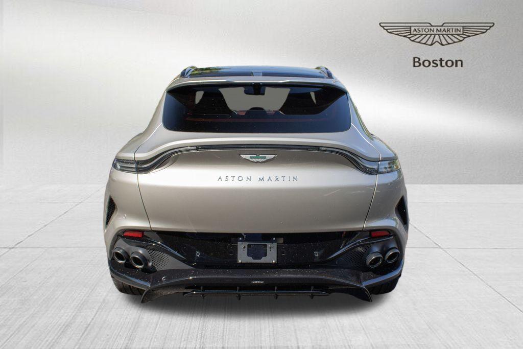2025 Aston Martin DBX