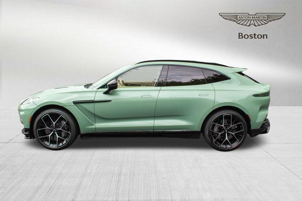 2025 Aston Martin DBX