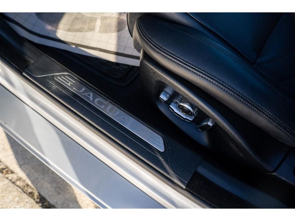 2020 Jaguar XE