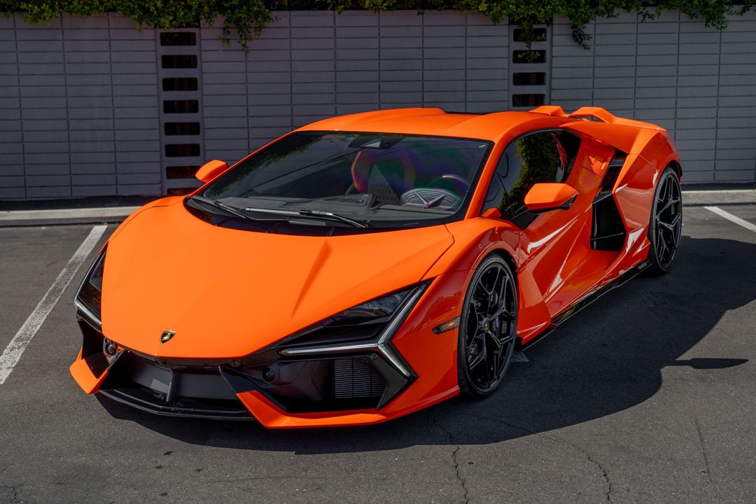2024 Lamborghini Revuelto