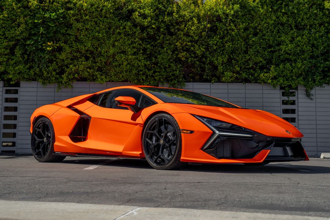 2024 Lamborghini Revuelto