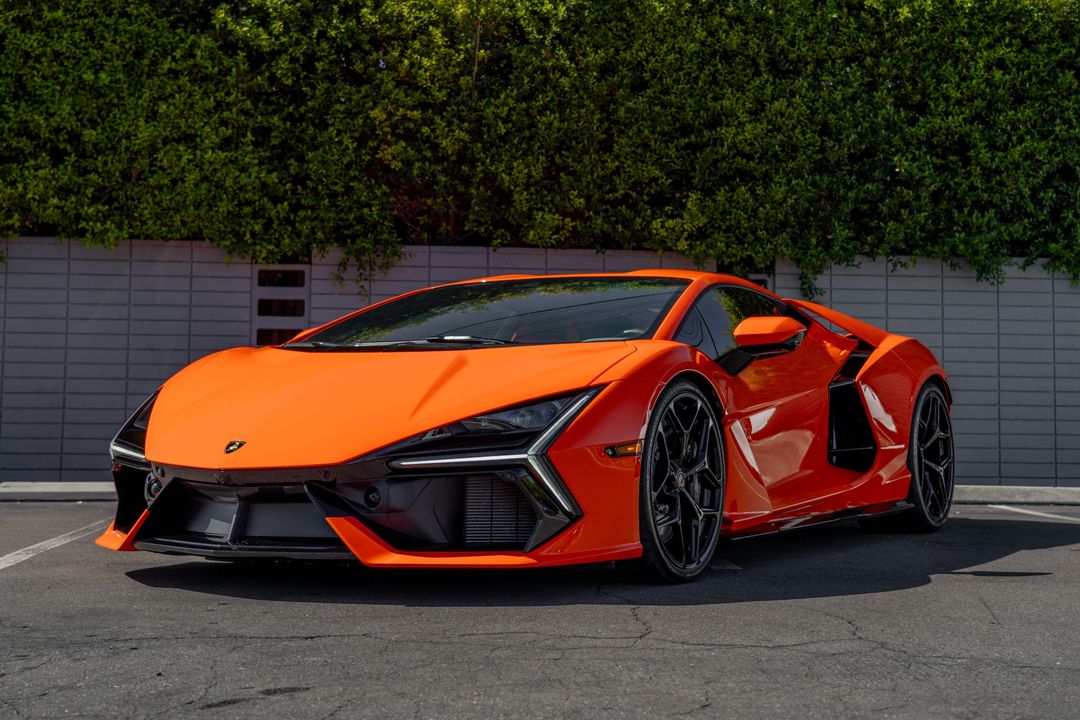 2024 Lamborghini Revuelto