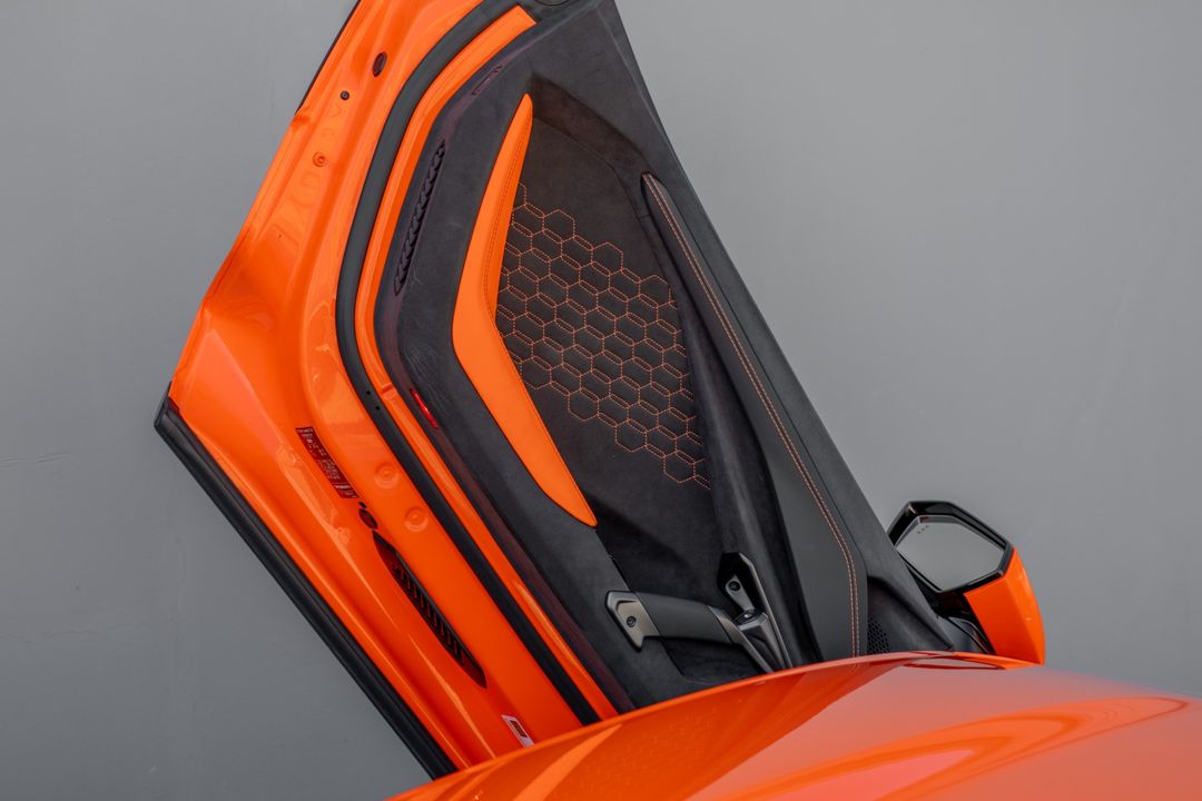 2024 Lamborghini Revuelto