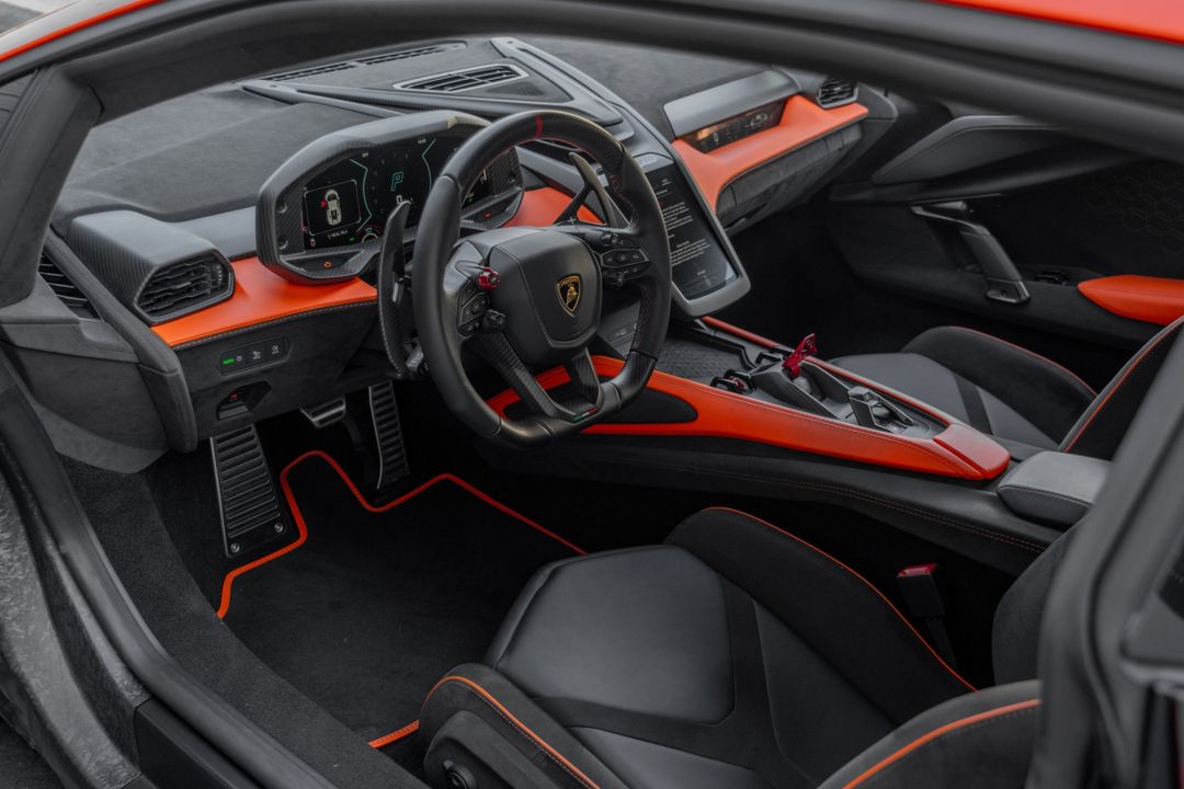 2024 Lamborghini Revuelto