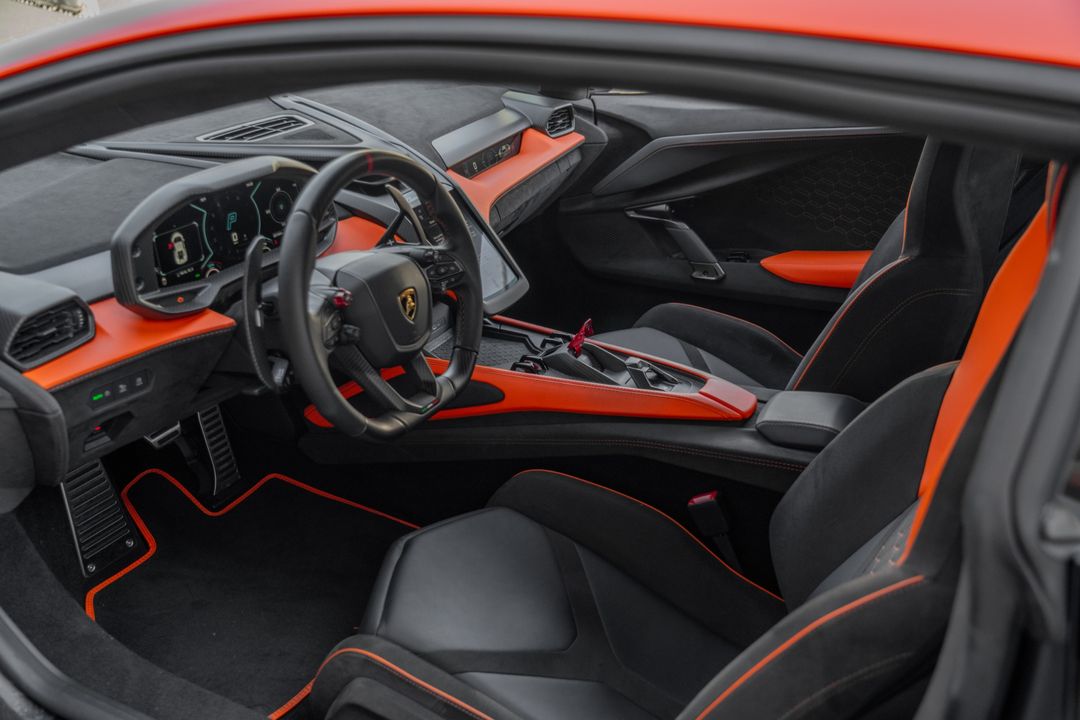 2024 Lamborghini Revuelto