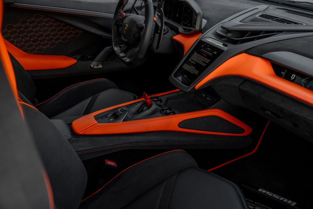 2024 Lamborghini Revuelto