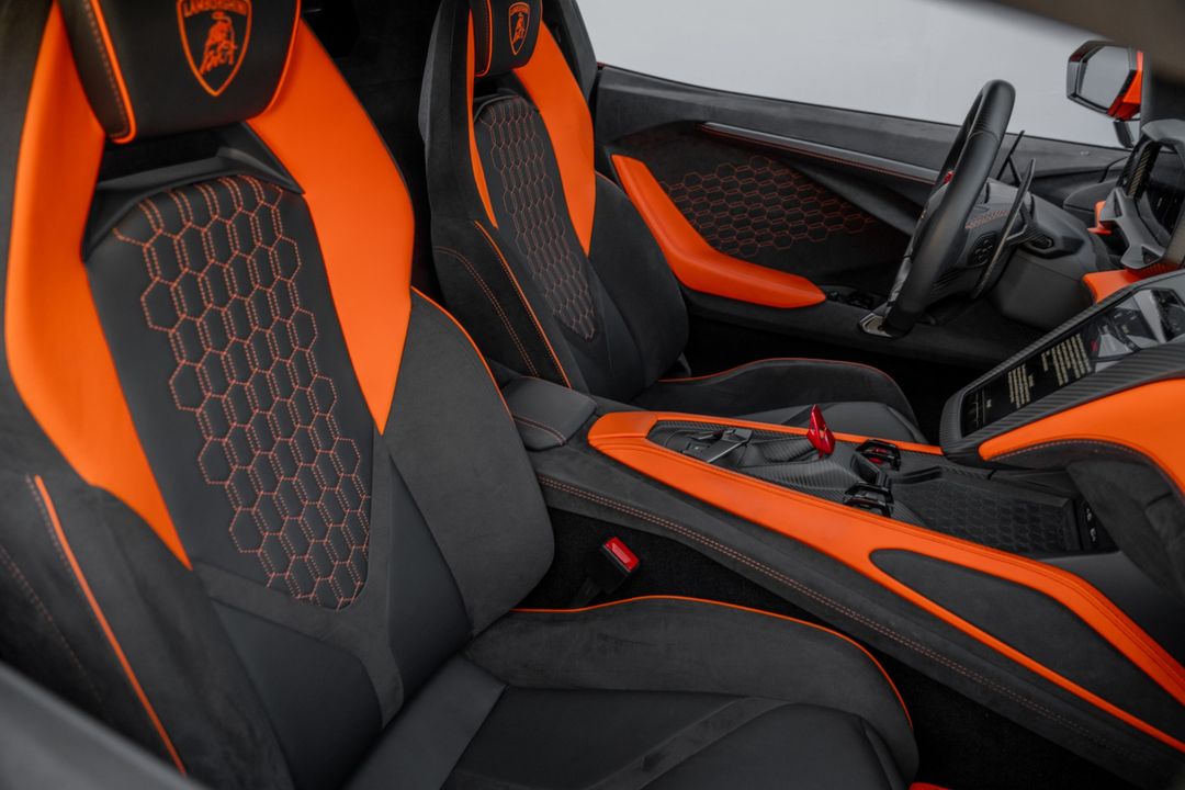 2024 Lamborghini Revuelto