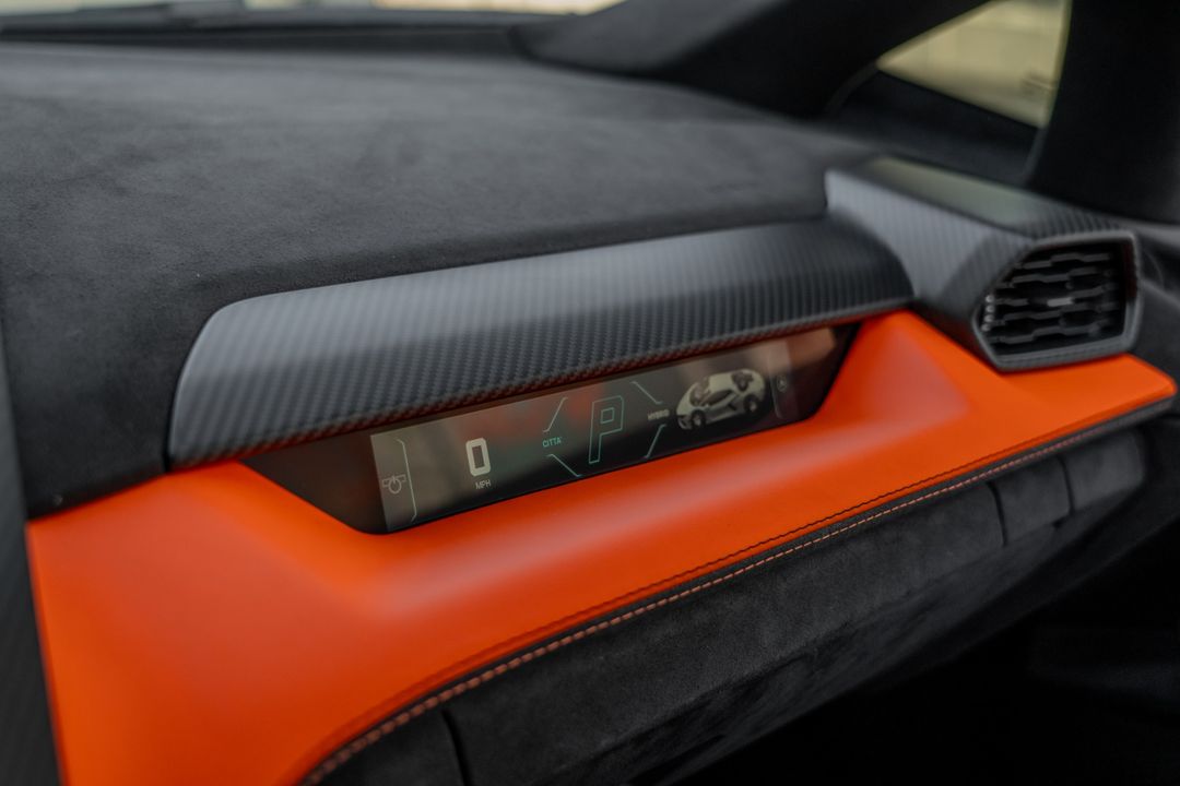 2024 Lamborghini Revuelto