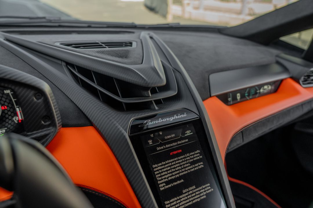 2024 Lamborghini Revuelto